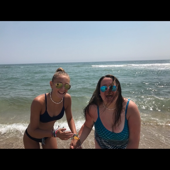 Meet your Posher, Olivia - Picture 1 of 1